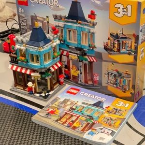 Lego 31105 townhouse toy store